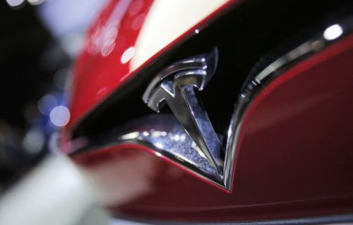 İşte yeni Tesla Model 3’ün yollardaki canlı görüntüleri!