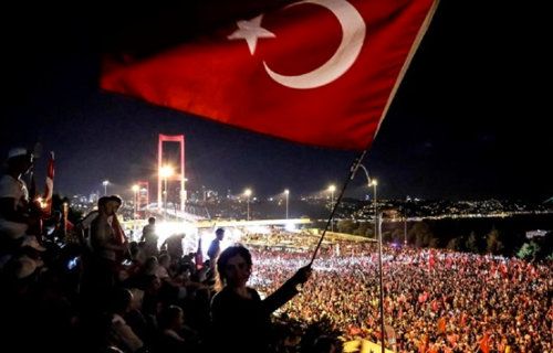 Turkcell, Vodafone ve Türk Telekom’dan 15 Temmuz hediyesi!