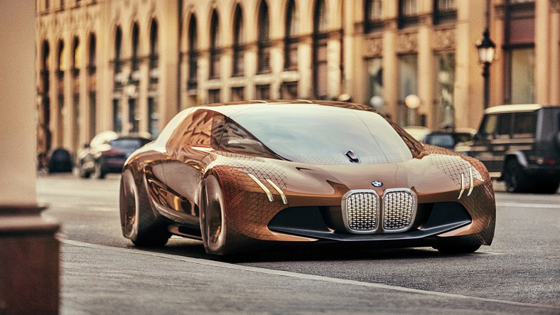 BMW, Uzun Menzilli Elektrikli SUV İle Tesla’ya Meydan Okudu