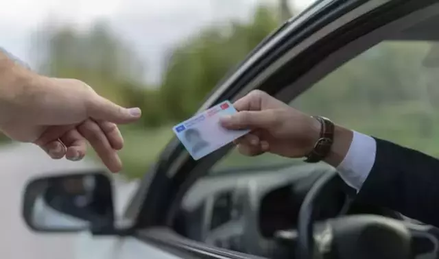 Eski tip sürücü belgelerini yenileme süresi son kez uzatıldı